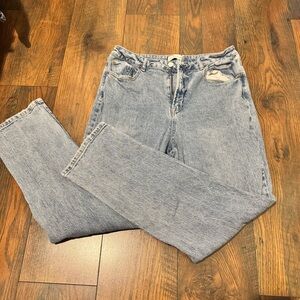 Light Wash Straight Leg Jeans